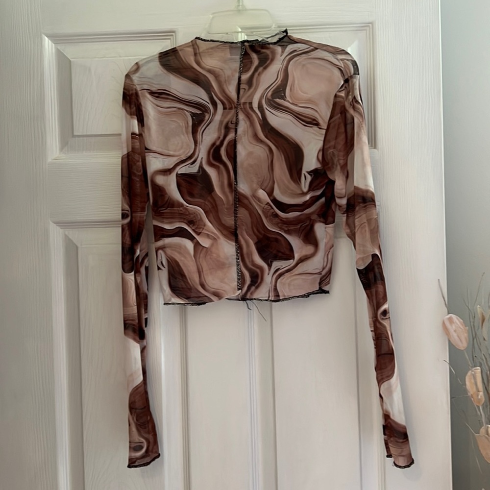 Mesh long sleeve printed crop top
